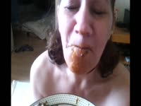 Scat Fetish Sex - Ugly grandma likes her shit on a plate